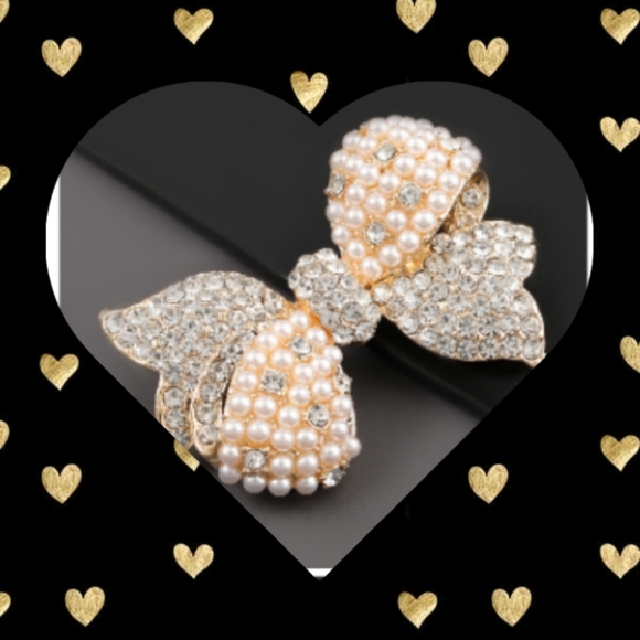 Betsey Johnson Bow Brooch - Picture 2 of 2